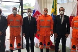 CBMMG recebe doação de máscaras do Consulado da República da Eslováquia