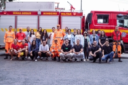 Um dia de bombeiro: Prevenção e responsabilidade social