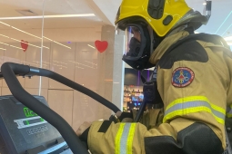 Bombeiros de Coronel Fabriciano realizam treinamento simulado de incêndio em edificação