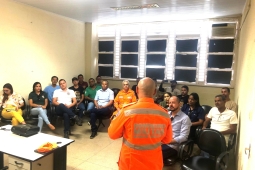 Bombeiros de Januária promovem reunião com representantes de meio ambiente e IEF