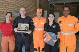 Bombeiros passam por nova capacitação para ampliar cuidados com os cães da corporação