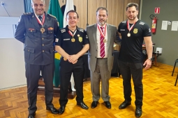 Comandante da 2ª Cia Ind é agraciado com a Medalha de Distinção Policial do 13° Departamento de Polícia Civil de Minas Gerais