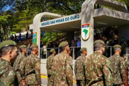 Corpo de Bombeiros Militar participa de solenidade em homenagem ao Dia do Soldado