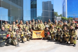 CBMMG presta homenagem aos bombeiros do 11 de Setembro com subida simbólica em prédio mais alto do estado