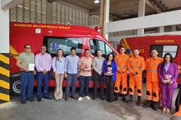 4ª Cia de Bombeiros Militar em Formiga recebe viatura operacional e desfibrilador
