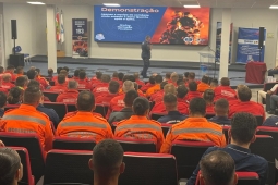 Bombeiros Militares de Minas participam do 2º Workshop de Combate a Incêndio em Veículos Eletrificados em Santa Catarina