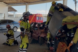 Bombeiros realizam treinamento de Salvamento Veicular em Diamantina