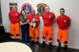 Mãe retorna ao Batalhão do Corpo de Bombeiros Militar como forma de reconhecimento