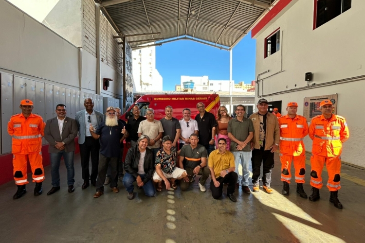 Corpo de Bombeiros Militar realiza solenidade de entrega dos distintivos de veteranos do 4º COB/7º BBM