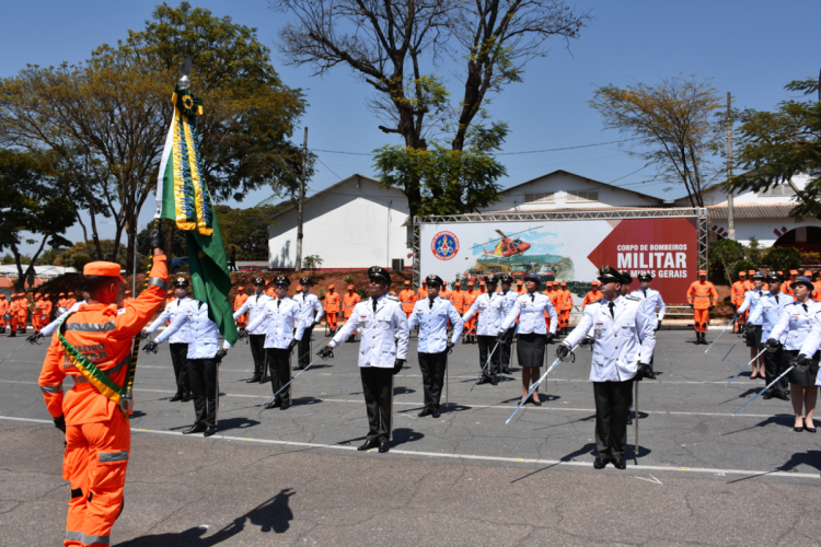 Academia de Bombeiros Militar realiza formatura do Curso de Habilitação de Oficiais 2025