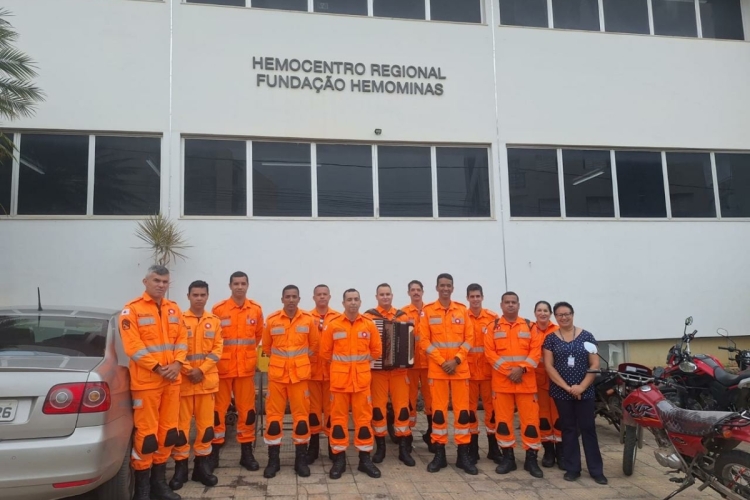 Militares do 4º COB e 7º BBM participam de campanha de doação de sangue