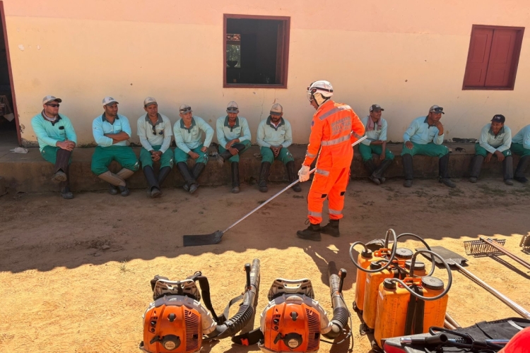 Visando período de estiagem, bombeiros promovem treinamento na APA Serra do Sabonetal